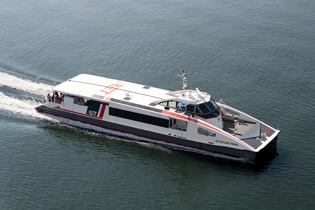 scheepvaart schip schepen hdr marine tanker containerschip offshore ferry sleepboot rotterdam transport maasvlakte europoort botlek rondvaart sar portlantis haven industrie